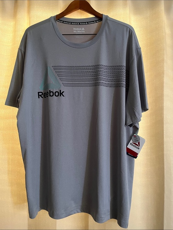 Reebok Other - Reebok Men’s Light Gray Graphic Short Sleeve Tee